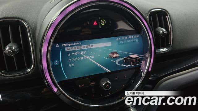Mini Cooper Countryman 2022 — фото 15 из 20