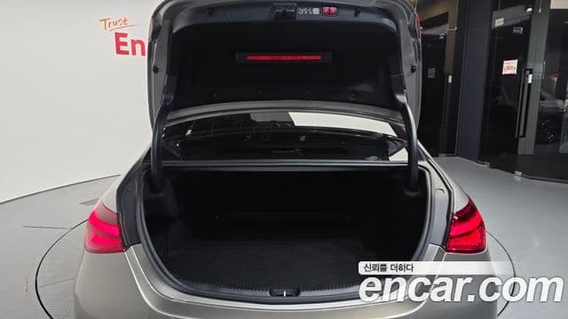 Mercedes-Benz C-Class 2024 — фото 20 из 20