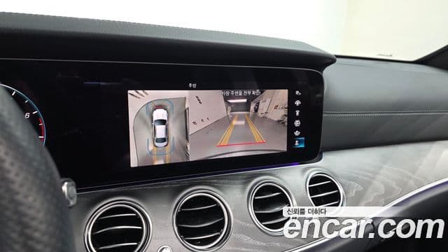 Mercedes-Benz E-Class 2023 — фото 14 из 20