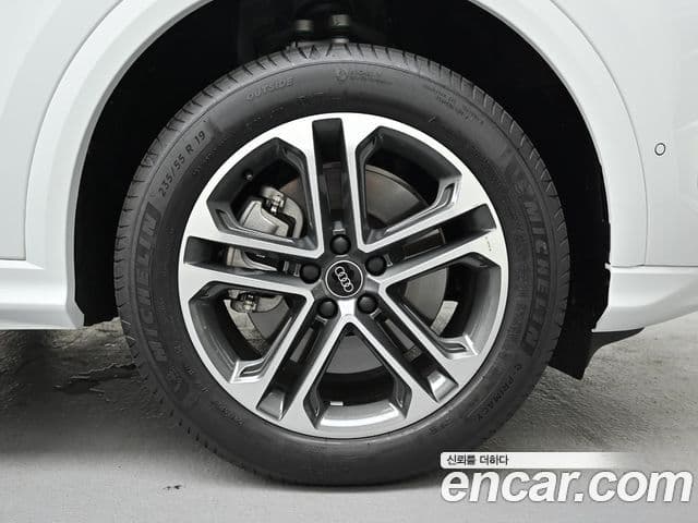 Audi Q5 2025 — фото 4 из 20