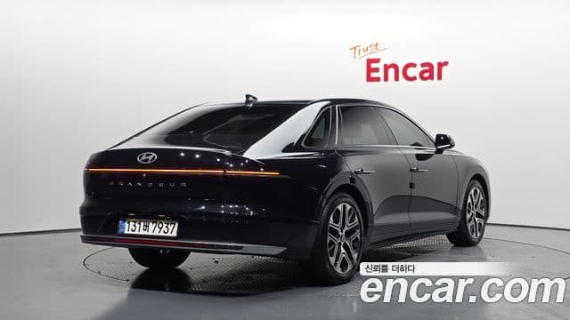 Hyundai Grandeur 2023 — Şəkil 2/20