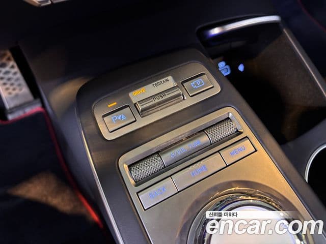 Genesis GV70 2021 — Şəkil 13/20