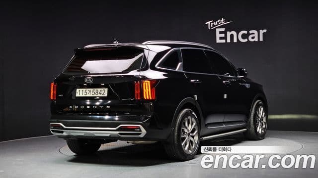 Kia Sorento 2020 — фото 2 из 20