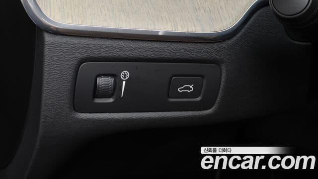Volvo XC60 2019 — фото 20 из 20
