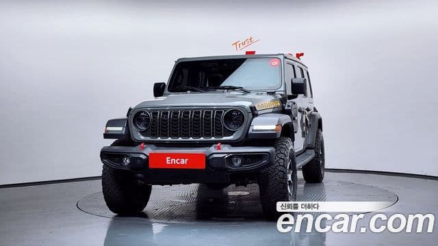 Jeep Wrangler 2023 — ფოტო 2/20