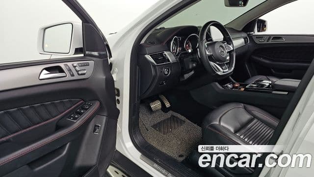 Mercedes-Benz GLE-Class 2018 — Şəkil 10/20