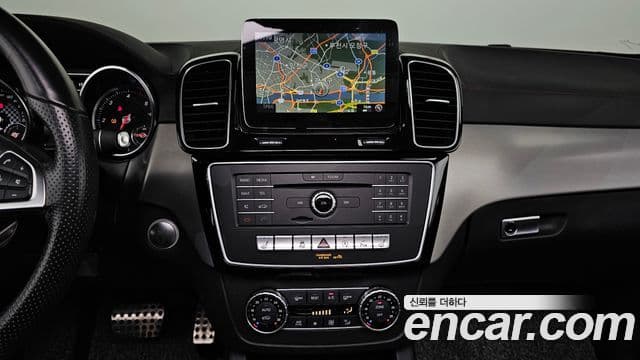 Mercedes-Benz GLE-Class 2018 — Şəkil 14/20