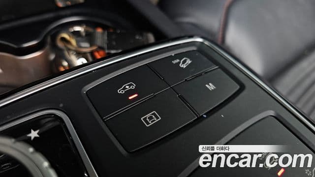 Mercedes-Benz GLE-Class 2018 — Şəkil 17/20