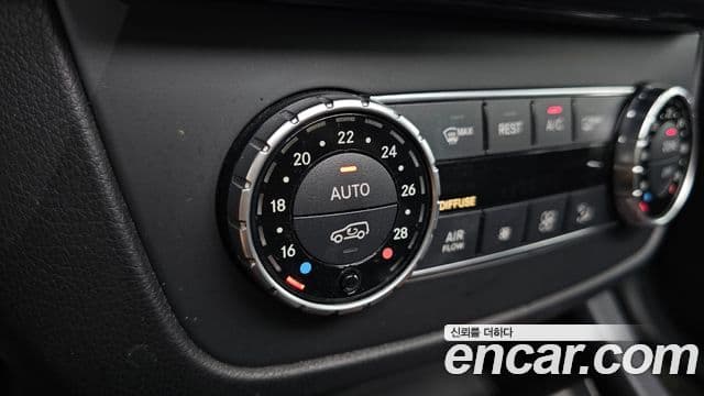 Mercedes-Benz GLE-Class 2018 — Şəkil 19/20