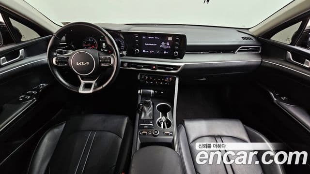Kia K5 2022 — Şəkil 10/20