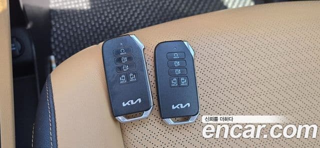 Kia Carnival 2022 — фото 16 из 20