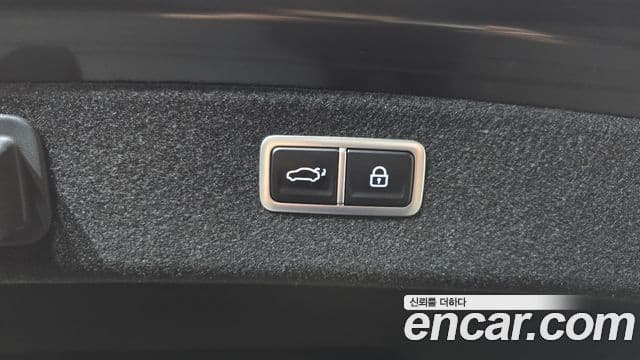 Genesis Electrified G80 2021 — фото 17 из 20