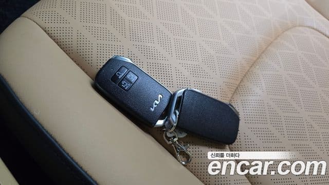 Kia Carnival 2022 — Şəkil 15/20