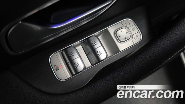 Mercedes-Benz GLE-Class 2023 — Photo 10/38