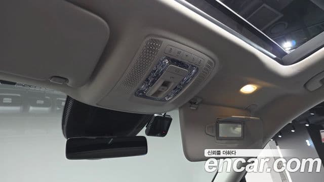 Mercedes-Benz GLE-Class 2023 — Photo 7/38