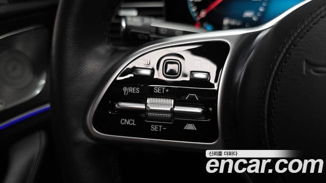 Mercedes-Benz GLE-Class 2023 — Photo 2/38
