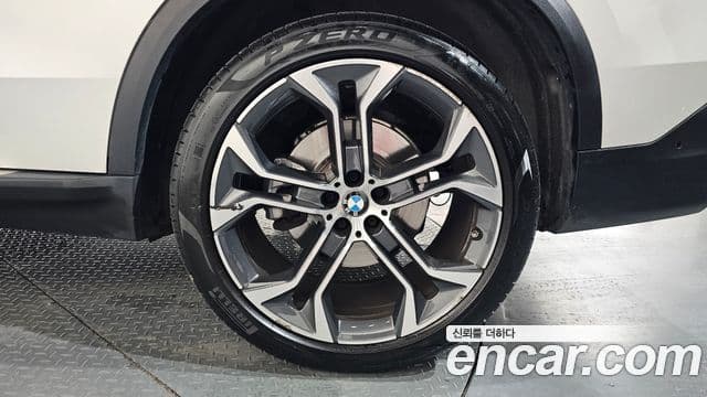BMW X5 2021 — Photo 13/39