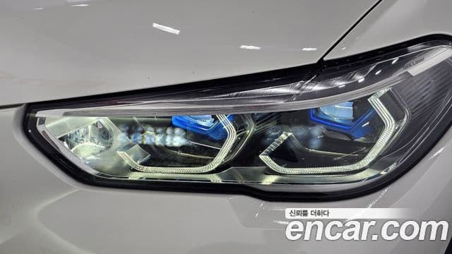 BMW X5 2021 — Photo 22/39