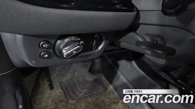 Mini Cooper Clubman 2023 — фото 20 из 20