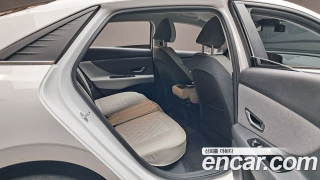 Hyundai Avante 2022 — ფოტო 11/20