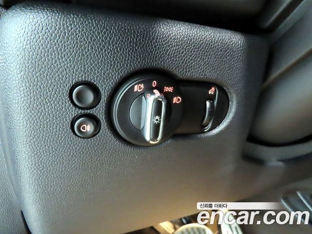 Mini Cooper 2023 — фото 16 из 20