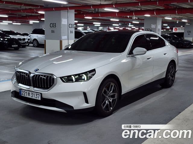 BMW 5 Series 2025 — ფოტო 9/20