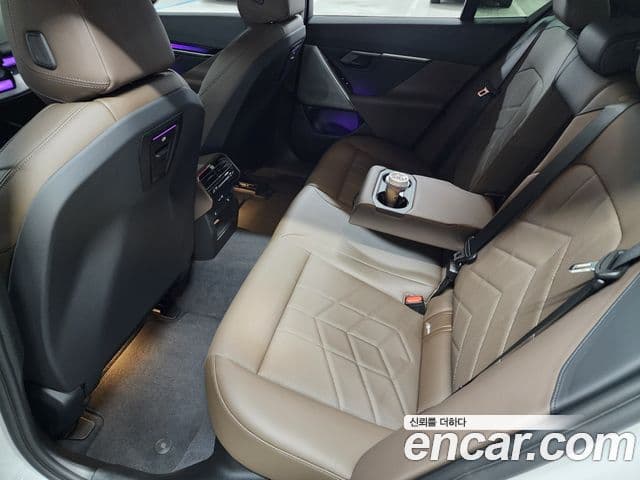 BMW 5 Series 2025 — ფოტო 8/20