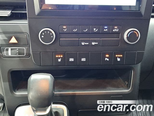 Hyundai Staria 2024 — ფოტო 8/18