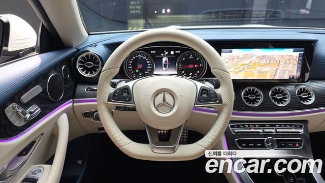 Mercedes-Benz E-Class 2018 — ფოტო 13/20