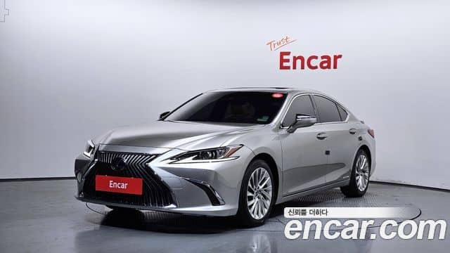 Lexus ES300h, 2019
