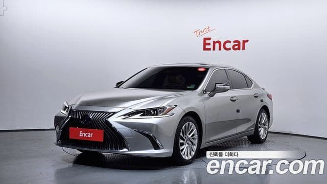 Lexus ES300h 2019 — Şəkil 1/20