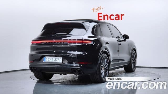 Porsche Cayenne 2024 — ფოტო 2/20