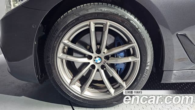 BMW 5 Series 2018 — ფოტო 5/20
