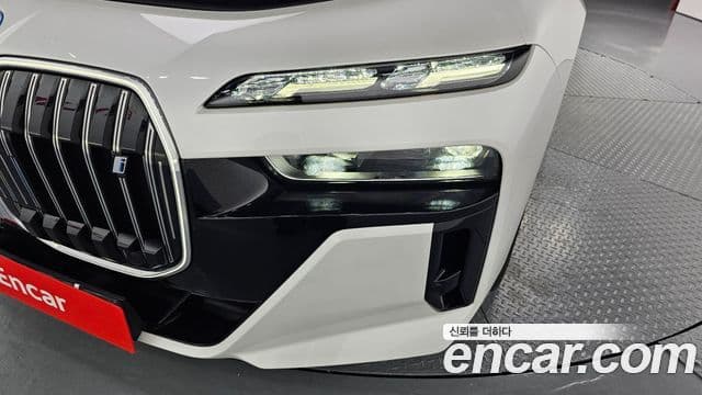 BMW i7 2024 — ფოტო 20/36