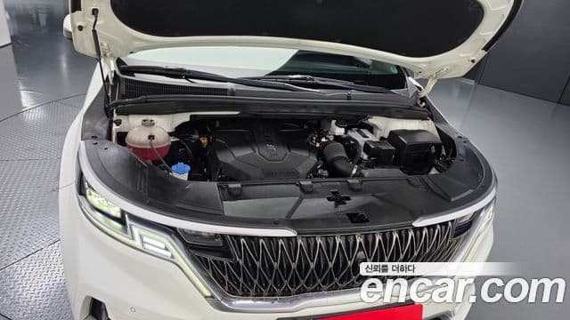 Kia Carnival 2021 — фото 6 из 20