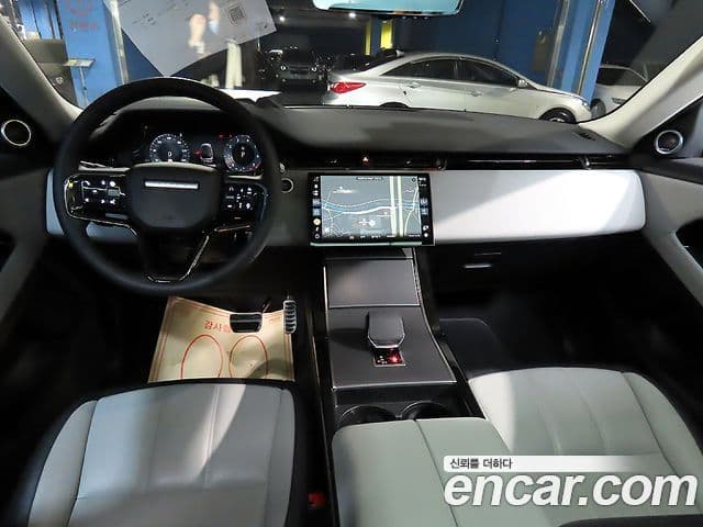 Land Rover Range Rover Evoque 2024 — фото 10 из 20
