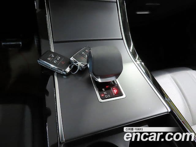 Land Rover Range Rover Evoque 2024 — фото 14 из 20