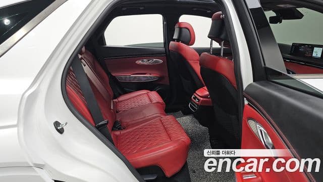 Genesis GV70 2022 — фото 12 из 20