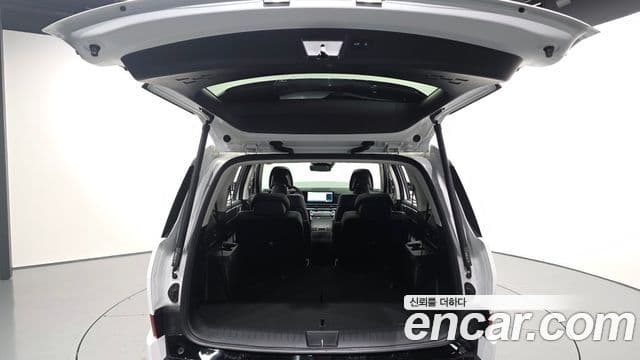 Hyundai Santa Fe 2023 — ფოტო 8/35
