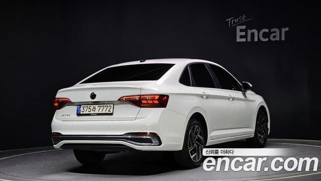 Volkswagen Jetta 2023 — фото 2 из 20