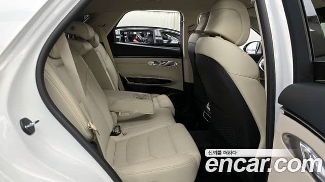 Genesis GV70 2024 — фото 12 из 20