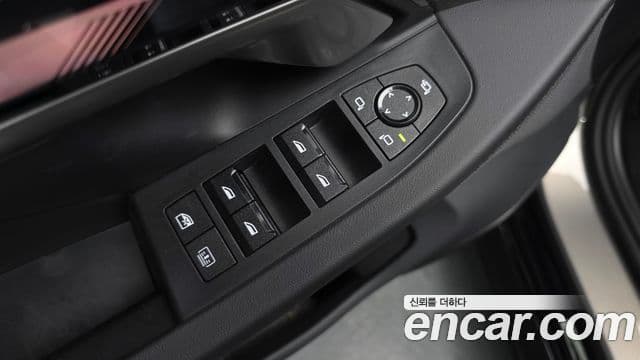 BMW 5 Series 2025 — Photo 21/35