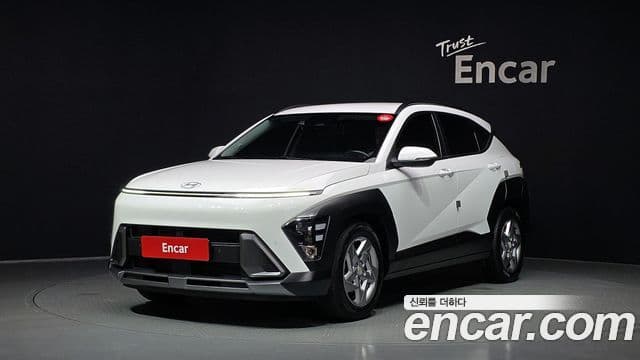 Hyundai Kona 2023 — Фото 1/20