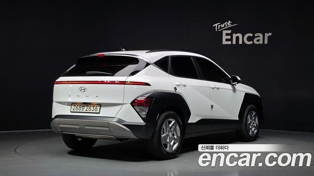 Hyundai Kona 2023 — Фото 2/20