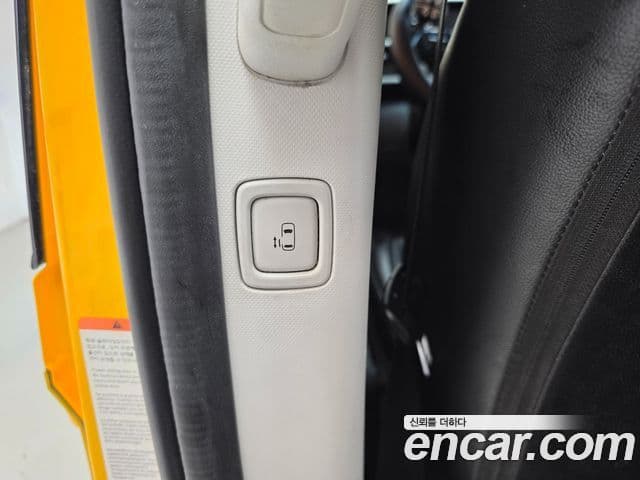 Hyundai Staria 2022 — фото 13 из 20