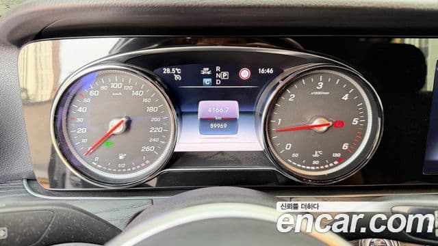 Mercedes-Benz E-Class 2019 — фото 8 из 20