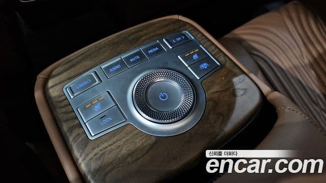 Genesis Electrified G80 2021 — фото 17 из 20