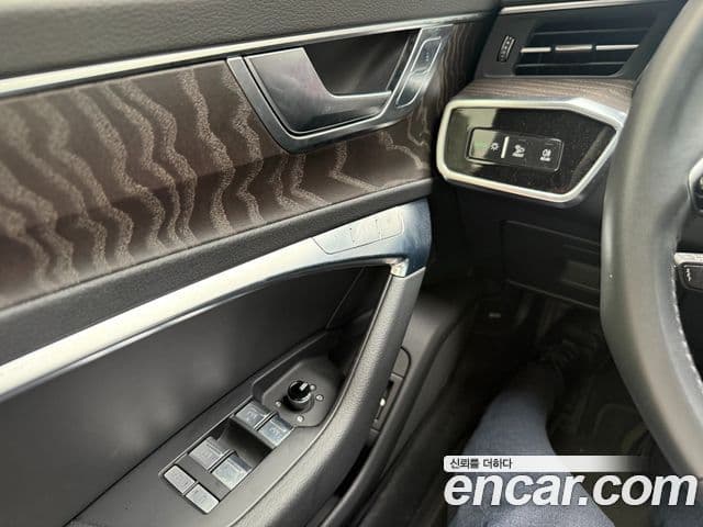 Audi A6 2021 — фото 12 из 17