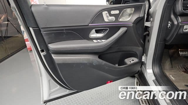 Mercedes-Benz GLE-Class 2025 — Photo 15/33
