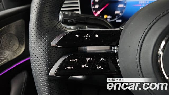 Mercedes-Benz GLE-Class 2025 — Photo 18/33